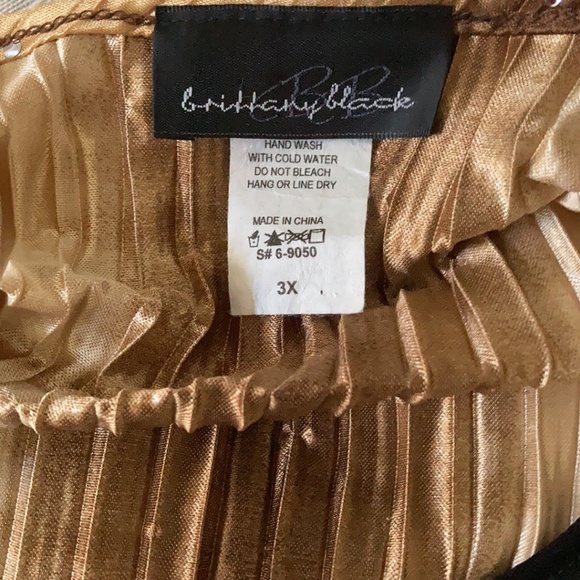 Women’s top - Picture 4 of 4